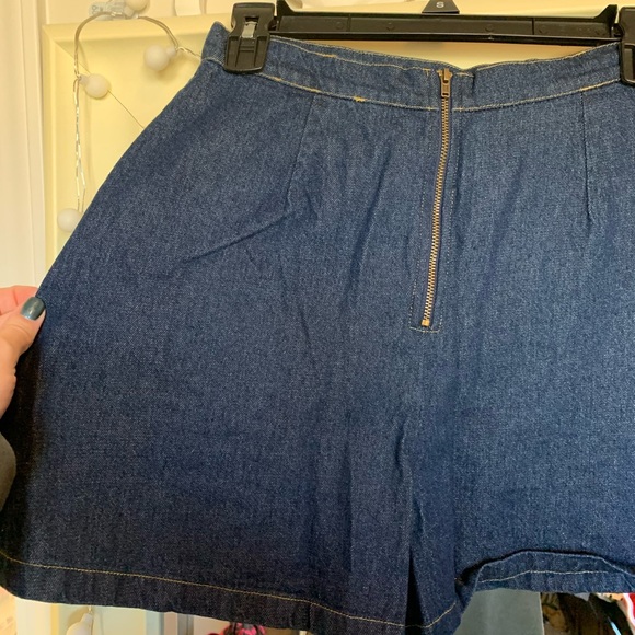 Flare Denim Shorts with Pockets - Picture 2 of 4